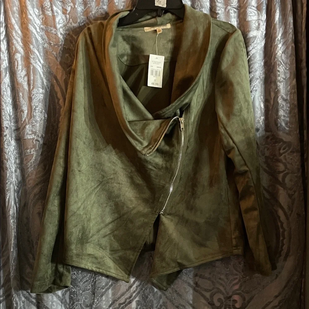 Elegant Olive Green Leather Jacket for Women - Picture 1 of 5
